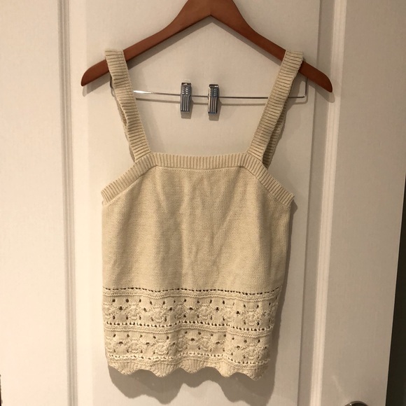 Crocheted cropped camisole - Picture 1 of 6